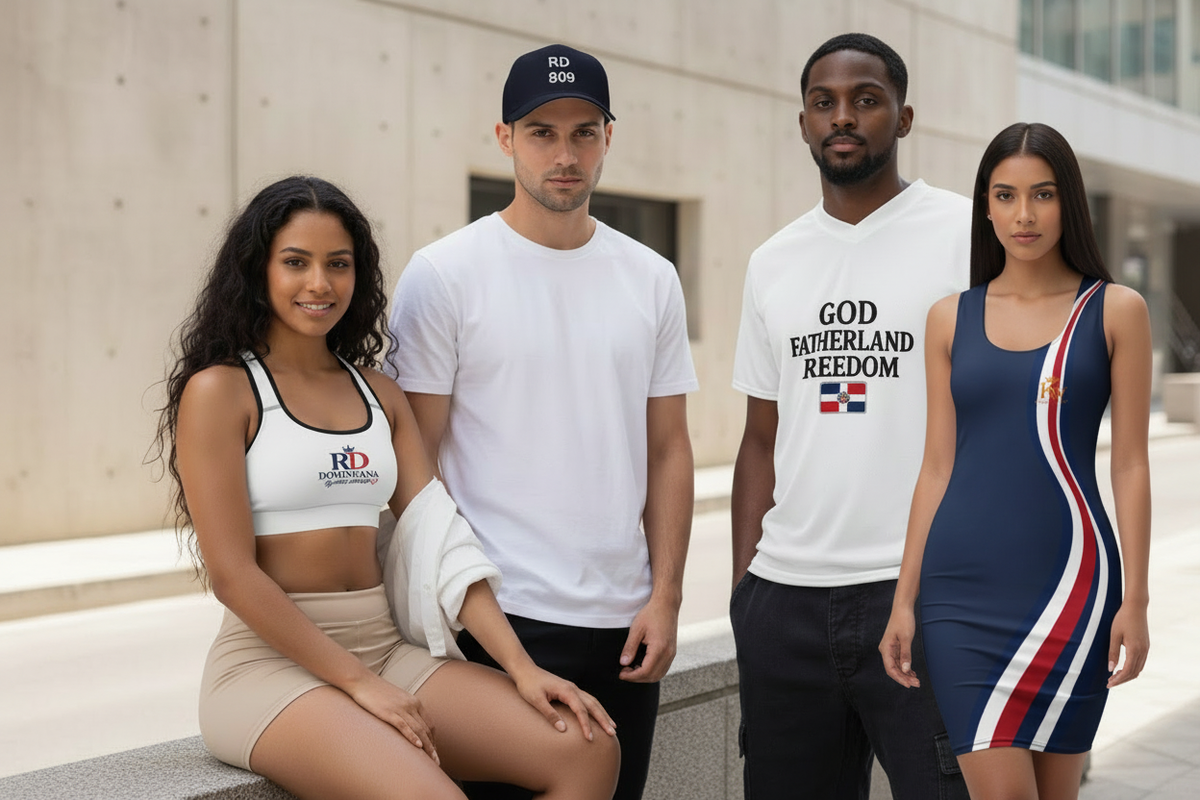 Imagen de campaña con la chica usando el vestido de referencia